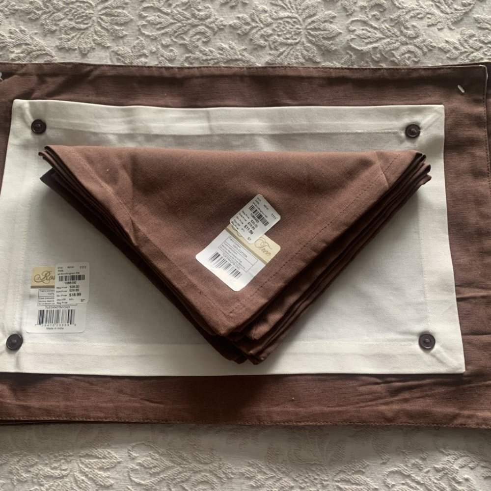 Placemats and napkins NWT